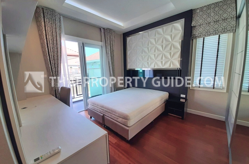 House with Shared Pool in Sukhumvit 